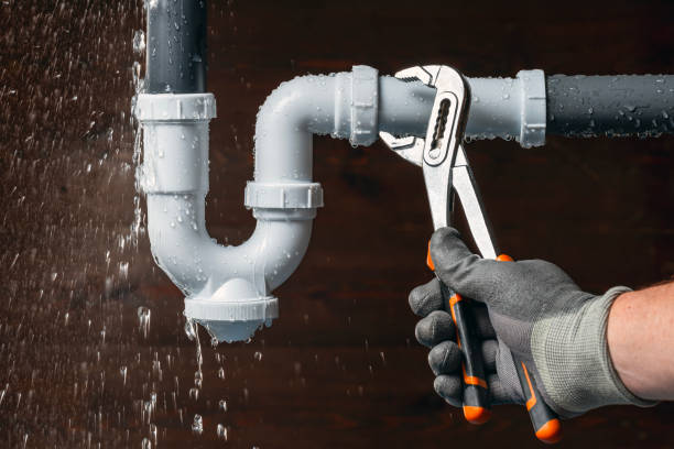 Professional Plumbing technician working in Nuevo, CA